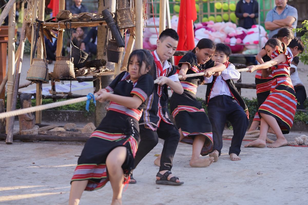 Thấy gì sau chương trình truyền dạy và phục dựng Lễ mừng lúa mới?- Ảnh 1.