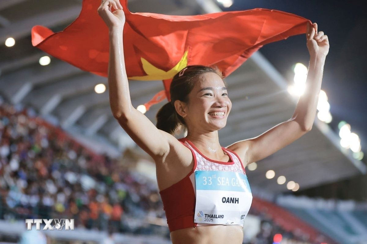 SEA Games 33  ghi nhận thành tích ấn tượng của thể thao Việt Nam, trong đó dấu ấn của các nữ vận động viên đậm nét. Trong ảnh, vận động viên Nguyễn Thị Oanh lập “hat-trick”  huy chương Vàng  tại SEA Games năm nay
