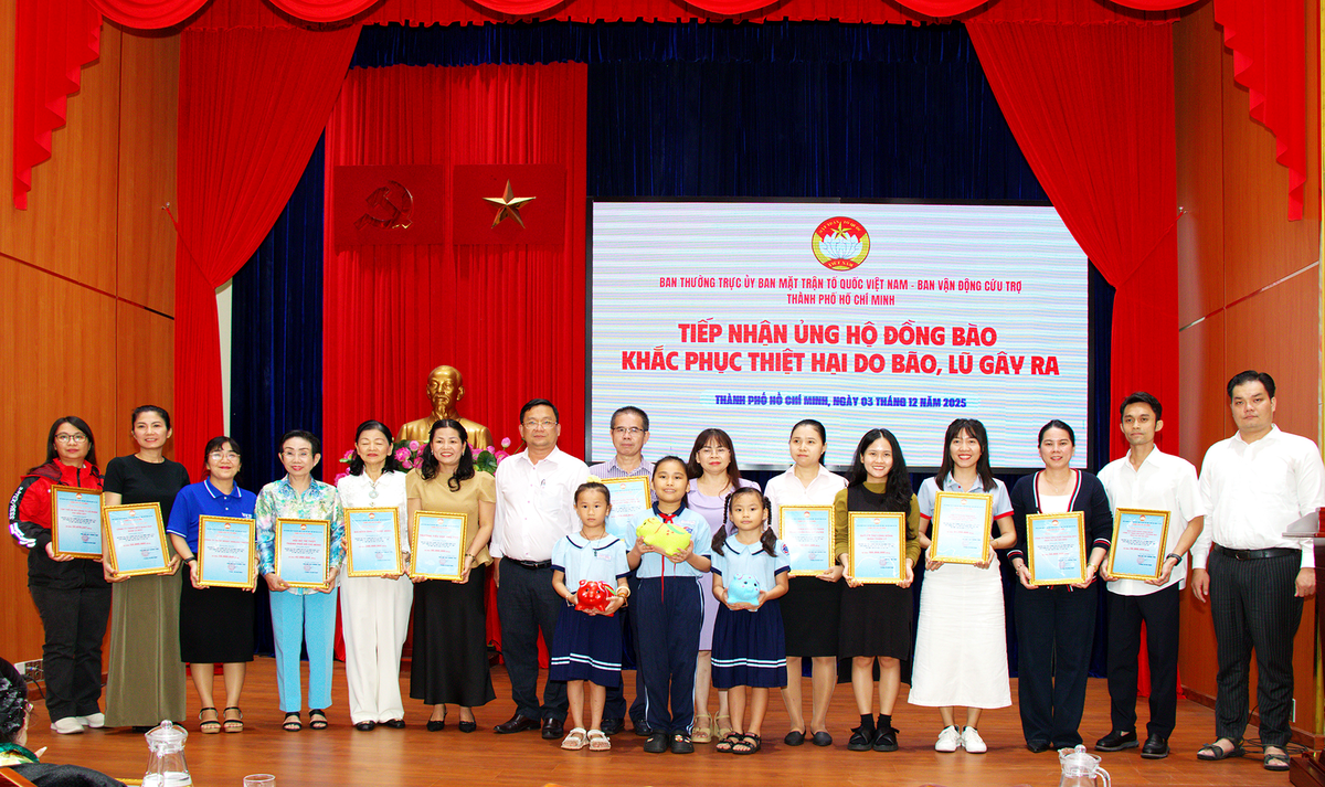 TPHCM tiếp nhận hơn 343 tỷ đồng hỗ trợ đồng bào bị ảnh hưởng bởi thiên tai- Ảnh 3.