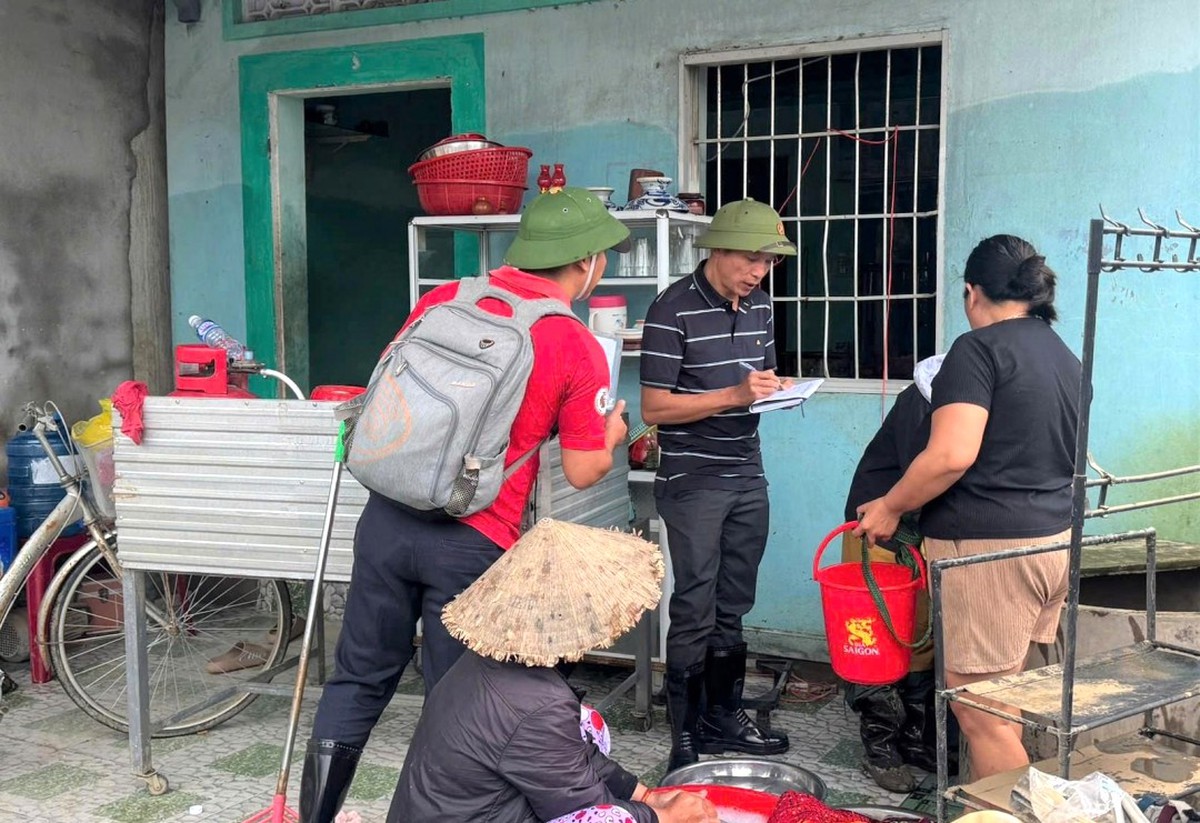 Đắk Lắk: Cơ bản hoàn thành việc xử lý giếng nước và công trình vệ sinh của người dân bị ngập- Ảnh 1.