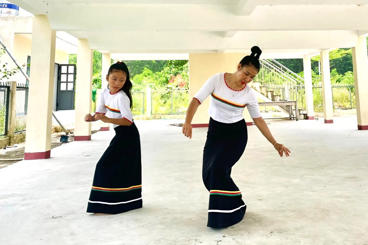 Những phụ nữ giữ hồn sắc phục Co nơi bản làng vùng cao- Ảnh 6.