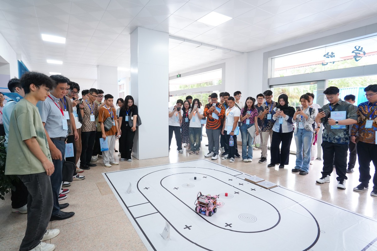 Bài toán nhân lực thu hút trí thức Việt Nam, cả trong và ngoài nước, cần được chú trọng - Ảnh: VNU Bài toán nhân lực thu hút trí thức Việt Nam, cả trong và ngoài nước, cần được chú trọng - Ảnh: VNU