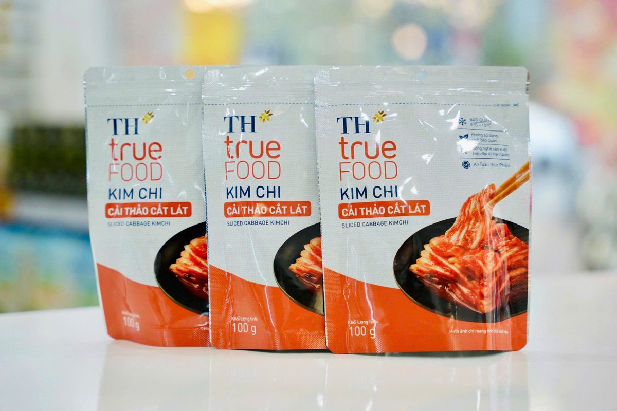 Kim chi TH true FOOD 100g - lựa chọn “vừa đủ” cho bữa ăn hiện đại của người trẻ- Ảnh 1. Kim chi TH true FOOD 100g - lựa chọn “vừa đủ” cho bữa ăn hiện đại của người trẻ- Ảnh 1.