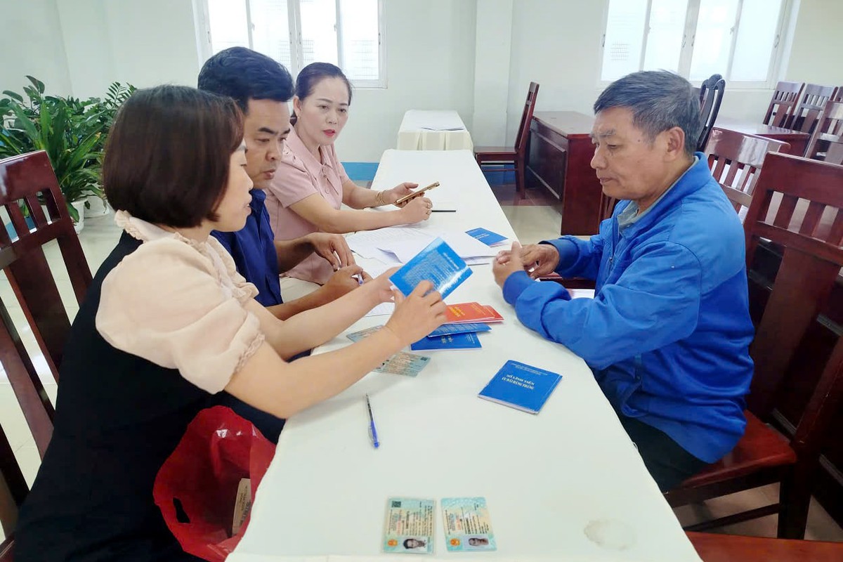 Lâm Đồng: Người dân phấn khởi nhận quà Tết của Đảng, Nhà nước- Ảnh 2. Lâm Đồng: Người dân phấn khởi nhận quà Tết của Đảng, Nhà nước- Ảnh 2.