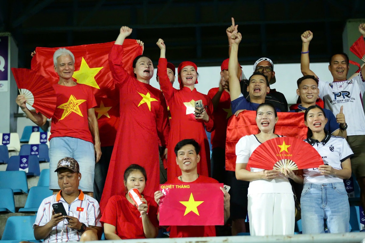SEA Games 33: Đội tuyển nữ Việt Nam chiến thắng đậm ở trận ra quân- Ảnh 4.