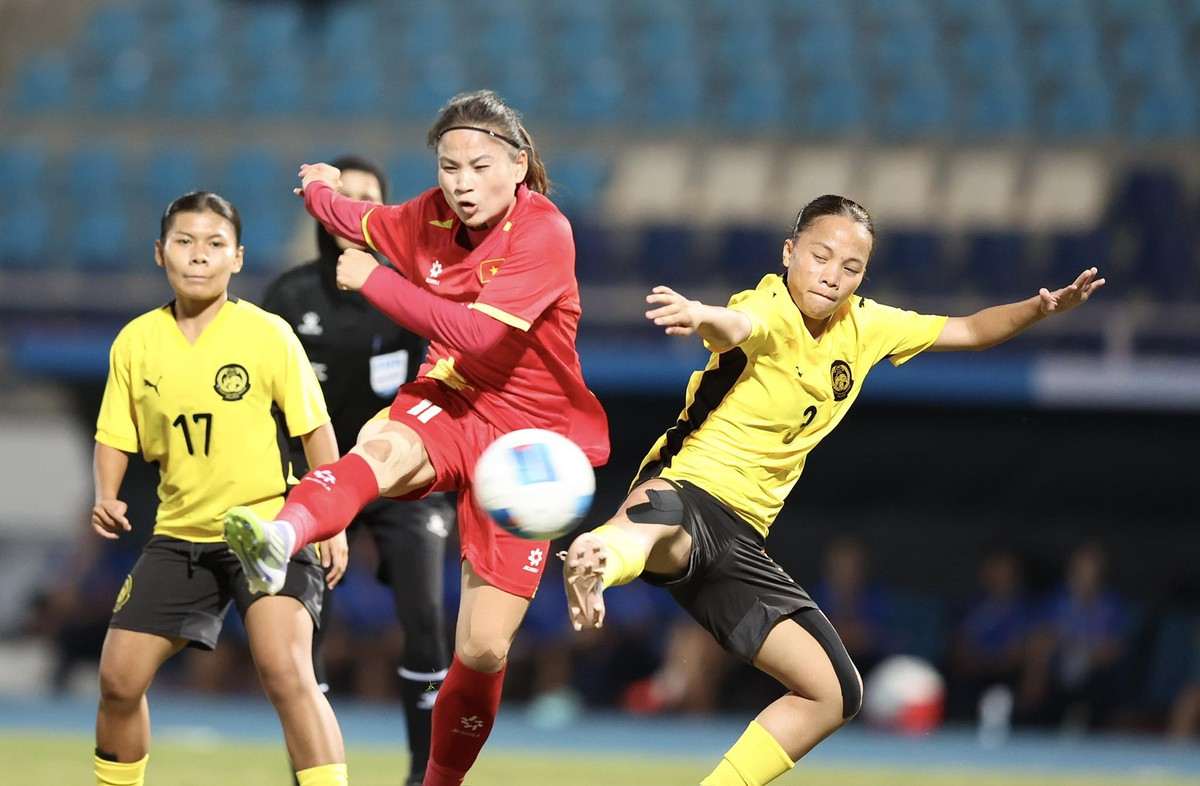 SEA Games 33: Đội tuyển nữ Việt Nam chiến thắng đậm ở trận ra quân- Ảnh 2.