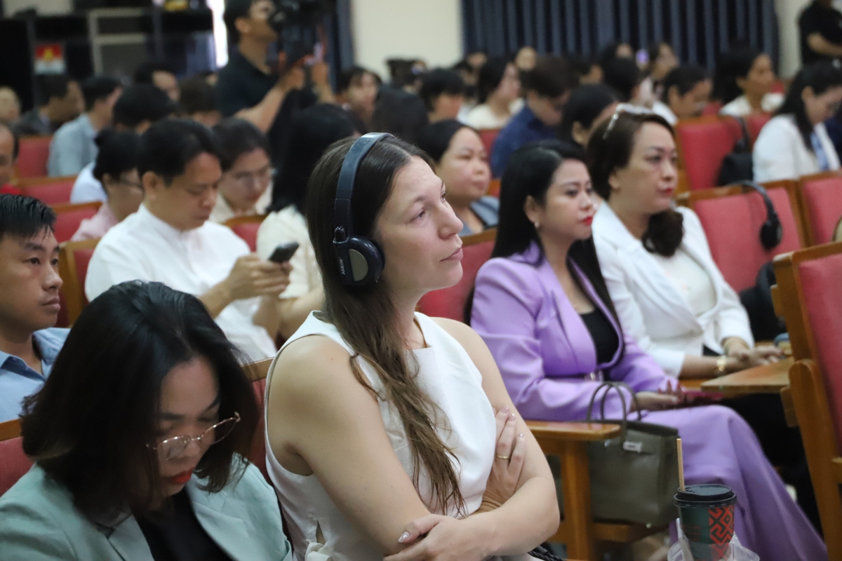 Lý giải nguyên nhân nữ giới bị vấn đề sức khỏe tâm thần cao hơn nam- Ảnh 2.