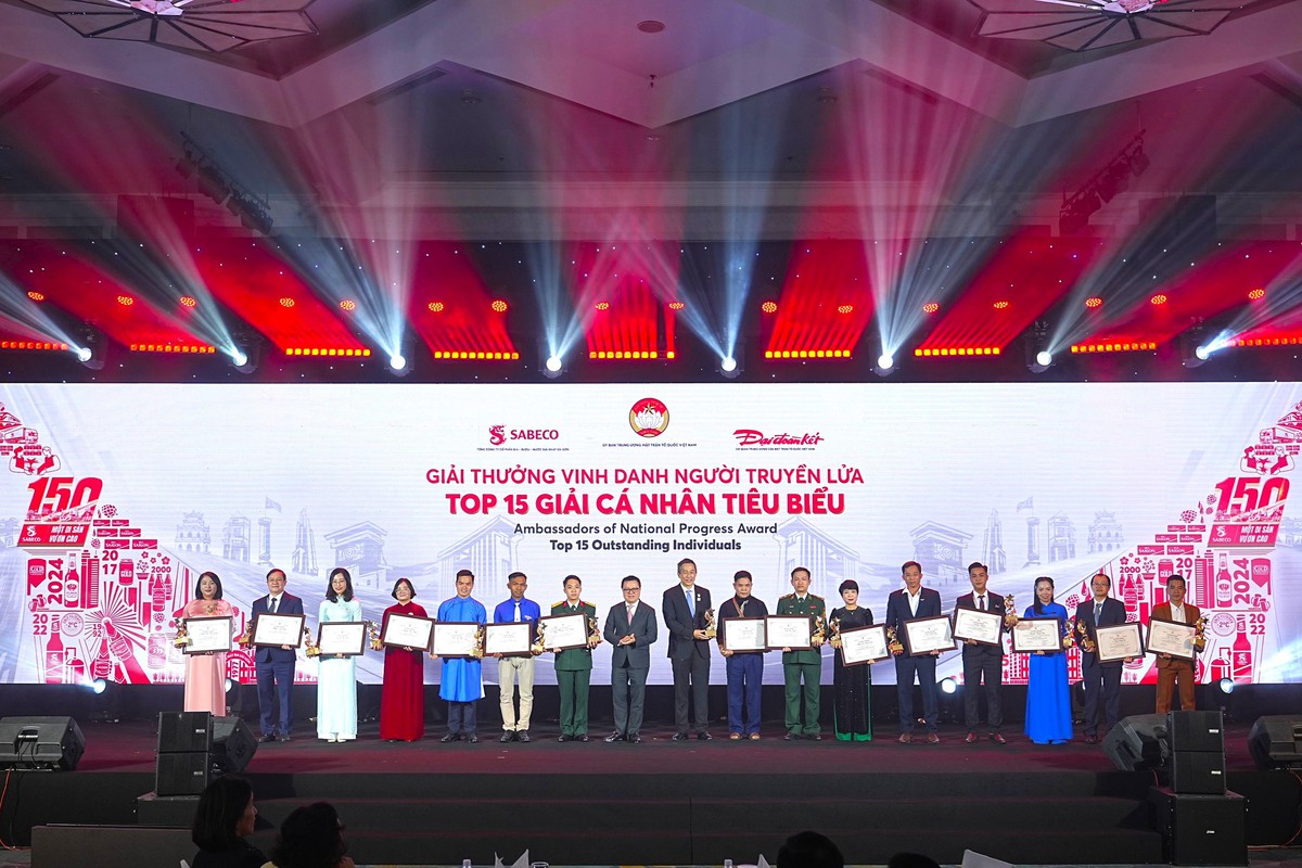 15 gương mặt tiêu biểu được nhận giải thưởng "Vinh danh Người truyền lửa"