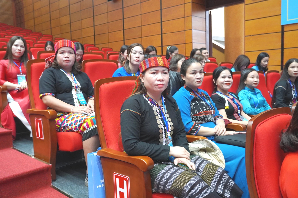 Bối cảnh mới đòi hỏi các cấp Hội LHPN Quảng Trị tiếp tục nỗ lực, đổi mới, sáng tạo, bứt phá hơn nữa- Ảnh 2.