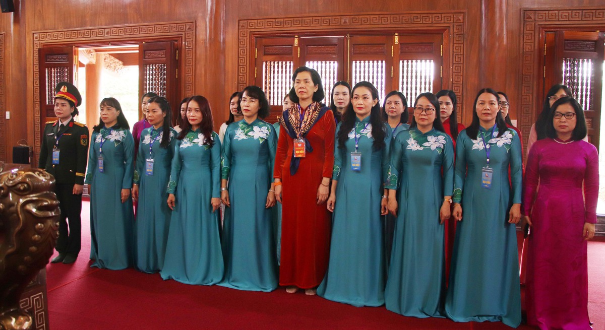 Những hình ảnh đẹp tại Đại hội đại biểu phụ nữ tỉnh Quảng Trị lần thứ I, nhiệm kỳ 2025-2030- Ảnh 1.