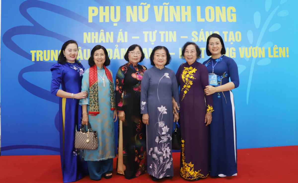313 đại biểu dự Đại hội đại biểu Phụ nữ tỉnh Vĩnh Long lần thứ I, nhiệm kỳ 2025-2030- Ảnh 1.