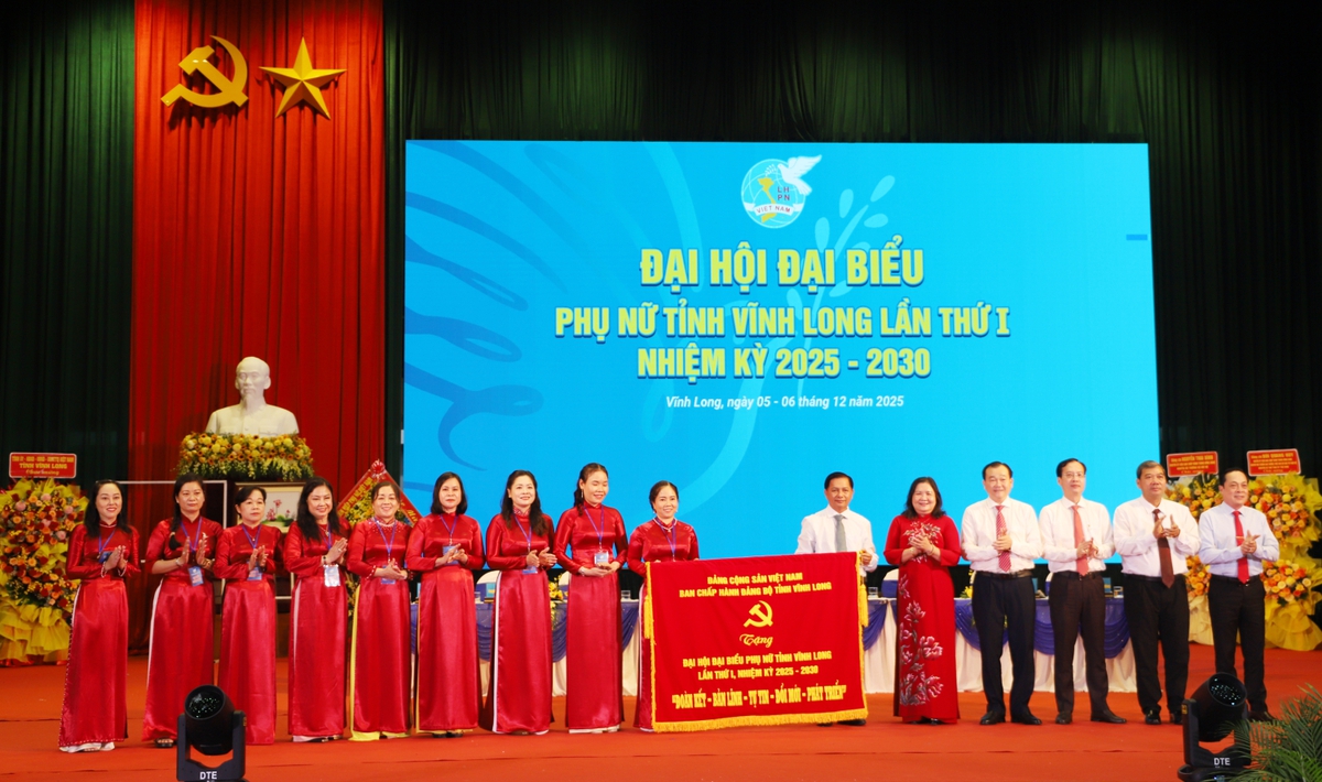 Phụ nữ là nguồn lực quan trọng đưa Vĩnh Long phát triển đúng định hướng- Ảnh 1. Phụ nữ là nguồn lực quan trọng đưa Vĩnh Long phát triển đúng định hướng- Ảnh 1.