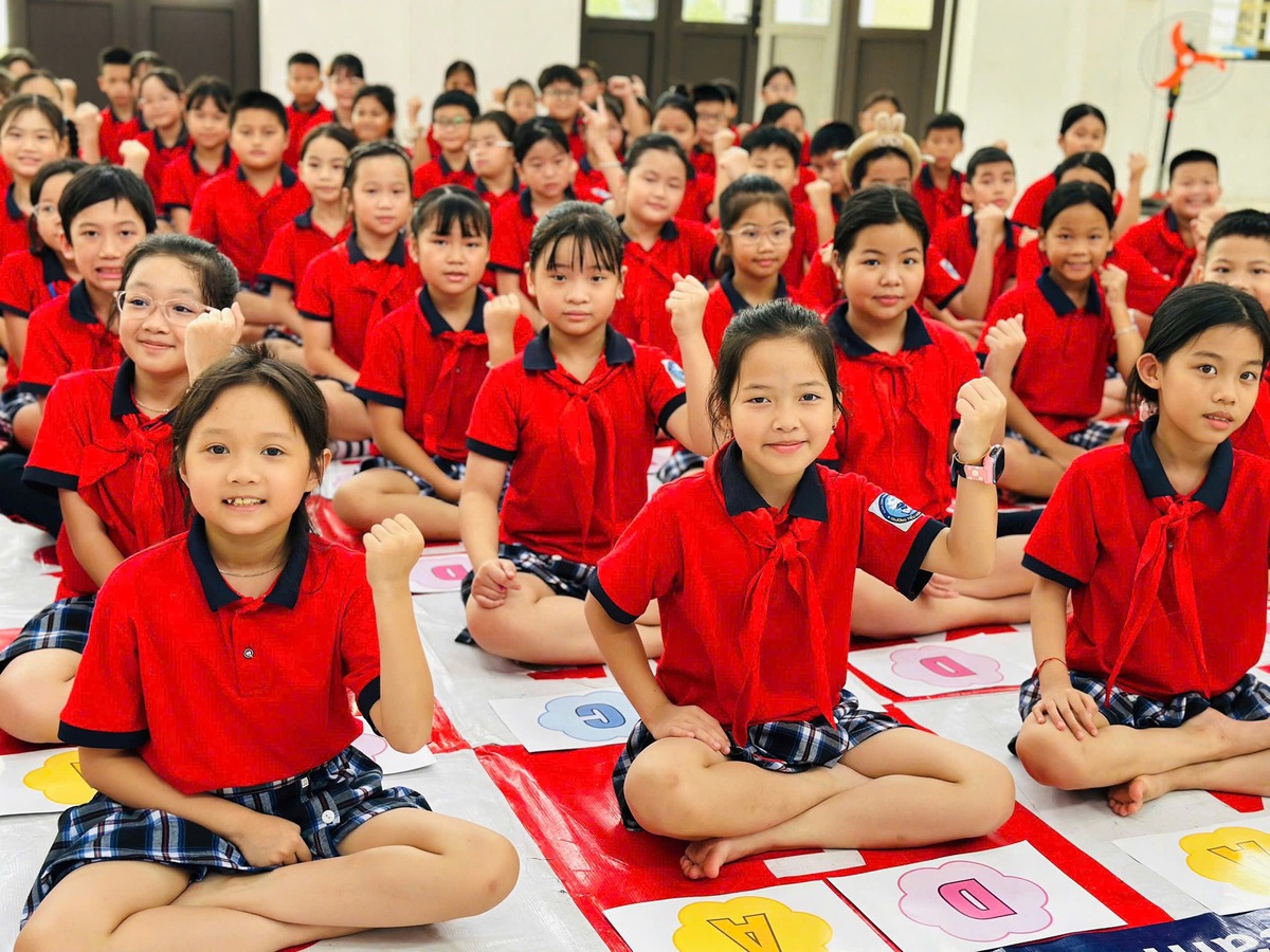 School Tour 2025 - Mầm xanh đến trường lan tỏa thông điệp sống xanh tới hơn 5.500 học sinh trên địa bàn TP. Hà Nội- Ảnh 1.