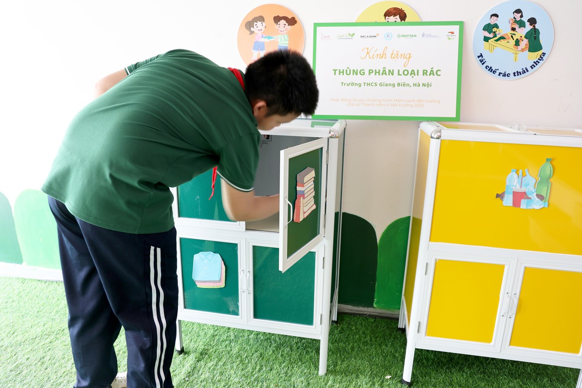 School Tour 2025 - Mầm xanh đến trường lan tỏa thông điệp sống xanh tới hơn 5.500 học sinh trên địa bàn TP. Hà Nội- Ảnh 4.