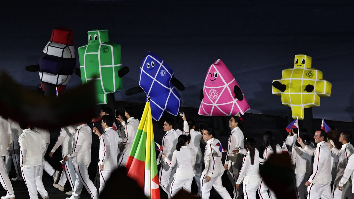 Đoàn thể thao Việt Nam rạng rỡ diễu hành khai mạc SEA Games 33- Ảnh 1.