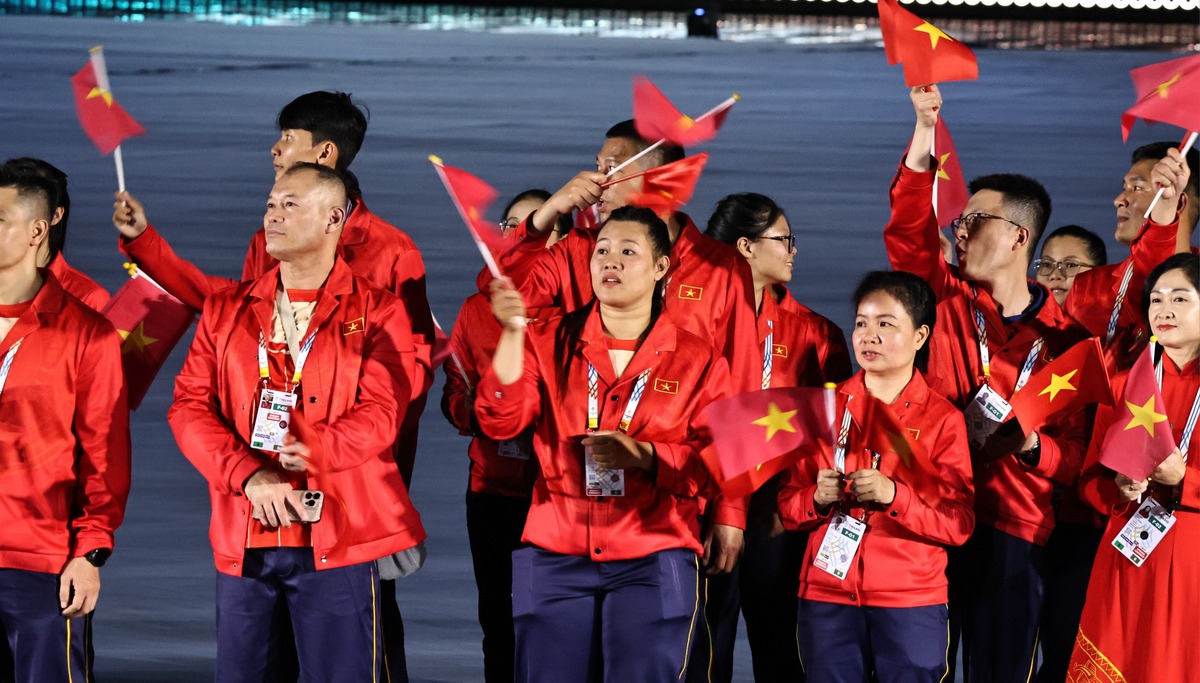 Đoàn thể thao Việt Nam rạng rỡ diễu hành khai mạc SEA Games 33- Ảnh 5.