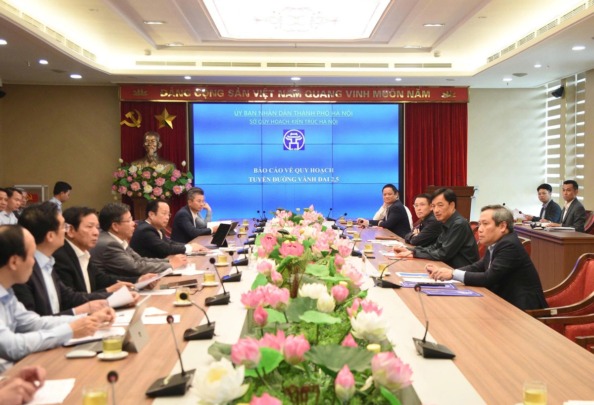 Bí thư Hà Nội: Huy động cả hệ thống chính trị vào cuộc để đưa tuyến đường Vành đai 2.5 về đích- Ảnh 1. Bí thư Hà Nội: Huy động cả hệ thống chính trị vào cuộc để đưa tuyến đường Vành đai 2.5 về đích- Ảnh 1.