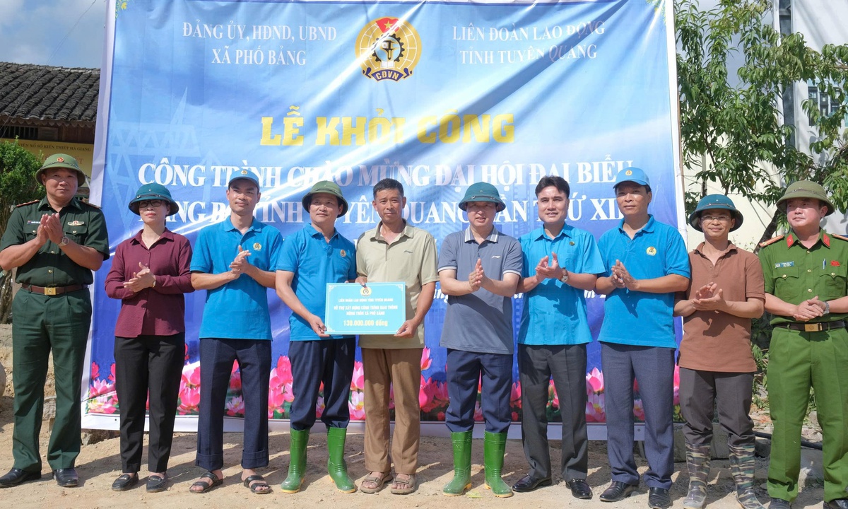 Tuyên Quang: Đổi mới mạnh mẽ hoạt động, đưa Nghị quyết Đại hội XIII Công đoàn Việt Nam vào cuộc sống- Ảnh 2. Tuyên Quang: Đổi mới mạnh mẽ hoạt động, đưa Nghị quyết Đại hội XIII Công đoàn Việt Nam vào cuộc sống- Ảnh 2.