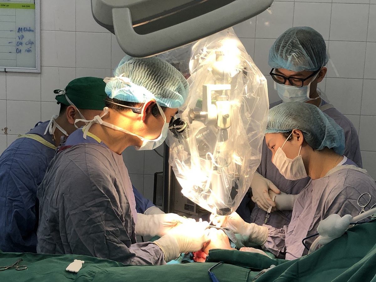 Sau 25 giờ bảo quản, ngón tay bị đứt rời được nối lại thành công- Ảnh 1. Sau 25 giờ bảo quản, ngón tay bị đứt rời được nối lại thành công- Ảnh 1.