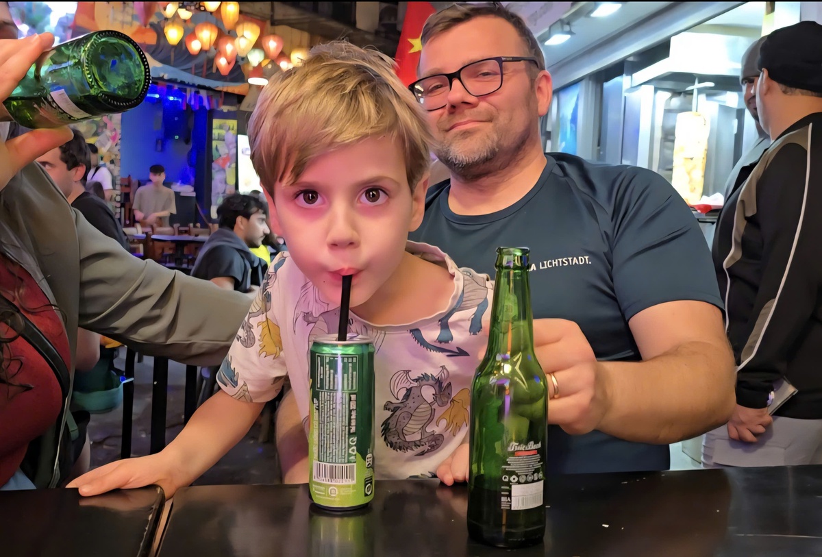 “Phố Tây” Tạ Hiện đông nghẹt người trong đêm đầu tiên của năm mới- Ảnh 10.