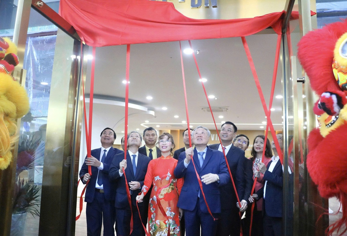 Phó Thủ tướng thường trực Nguyễn Hòa Bình: Từ quyết sách quốc gia tới niềm tin thị trường, Đà Nẵng cần sẵn sàng đón làn sóng đầu tư mới- Ảnh 4.