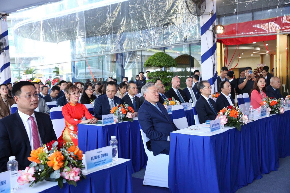 Phó Thủ tướng thường trực Nguyễn Hòa Bình: Từ quyết sách quốc gia tới niềm tin thị trường, Đà Nẵng cần sẵn sàng đón làn sóng đầu tư mới- Ảnh 5.