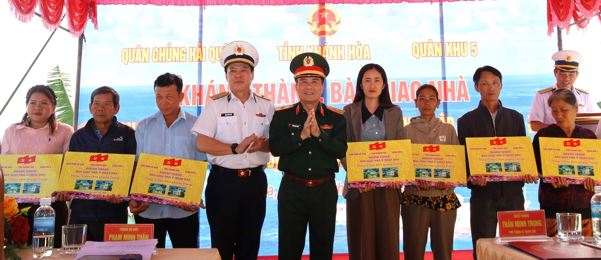Quân chủng Hải quân bàn giao 8 căn nhà trong "Chiến dịch Quang Trung"- Ảnh 3.