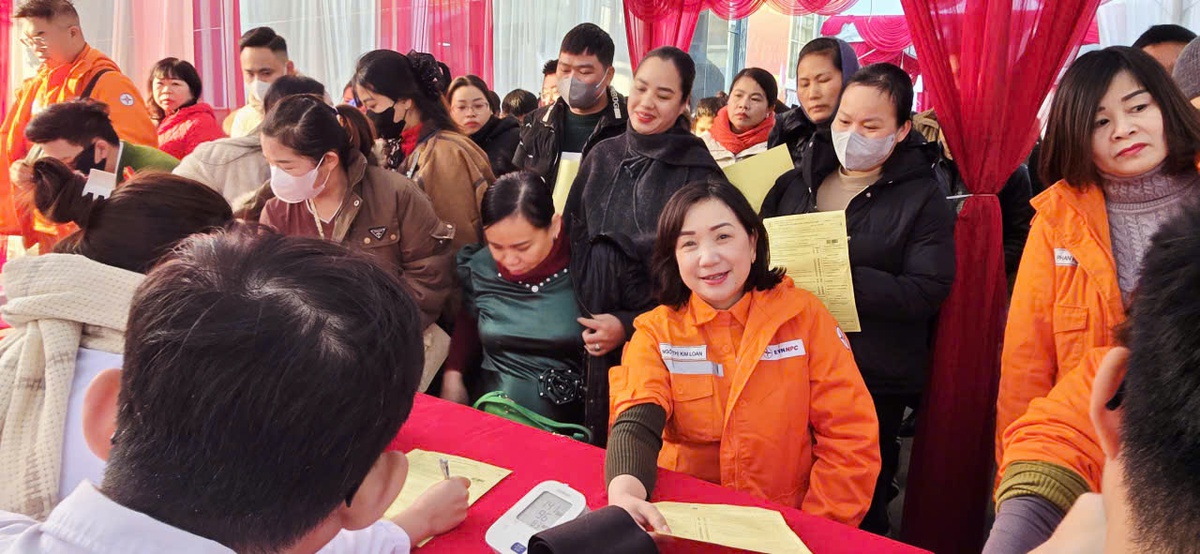 Đông đảo phụ nữ Lạng Sơn hiến máu tình nguyện tại "Lễ hội xuân hồng 2026"- Ảnh 2. Đông đảo phụ nữ Lạng Sơn hiến máu tình nguyện tại "Lễ hội xuân hồng 2026"- Ảnh 2.