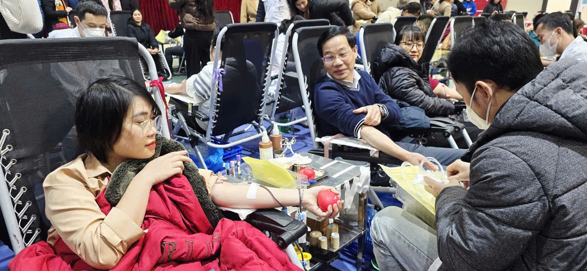 Đông đảo phụ nữ Lạng Sơn hiến máu tình nguyện tại "Lễ hội xuân hồng 2026"- Ảnh 5. Đông đảo phụ nữ Lạng Sơn hiến máu tình nguyện tại "Lễ hội xuân hồng 2026"- Ảnh 5.