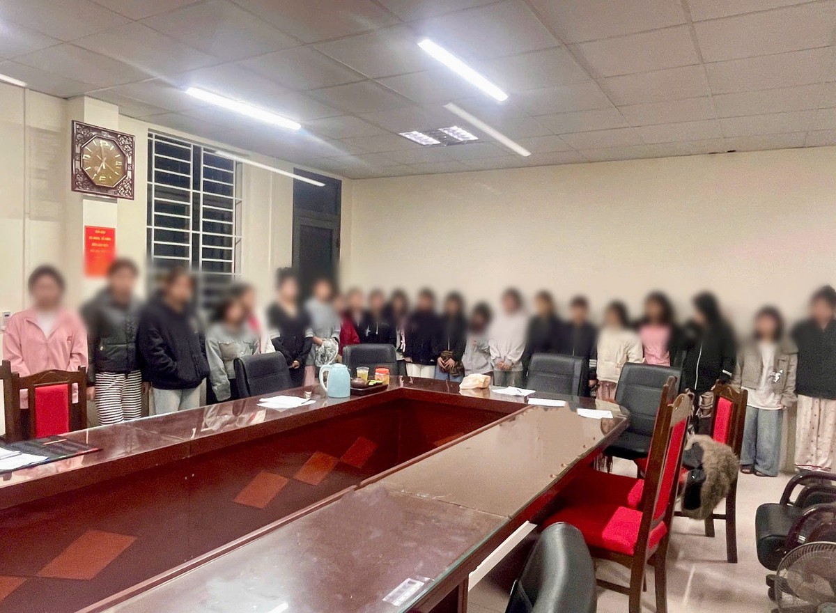 Triệt phá đường dây mua bán người dưới 16 tuổi núp bóng karaoke, giải cứu 21 nạn nhân- Ảnh 1.