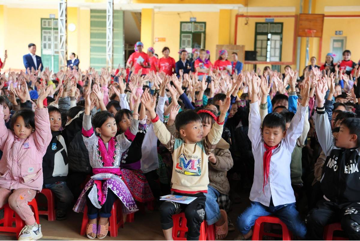 Hỗ trợ sách, xây dựng Thư viện số tại trường vùng cao Văn Chấn- Ảnh 1. Hỗ trợ sách, xây dựng Thư viện số tại trường vùng cao Văn Chấn- Ảnh 1.