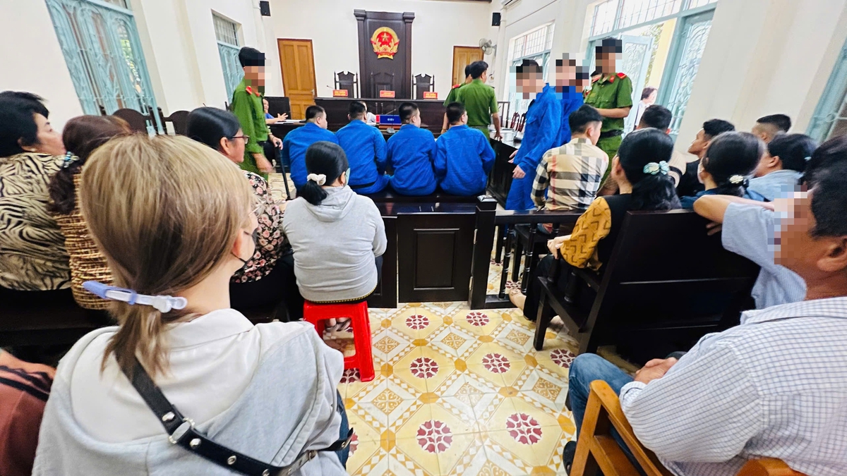 Hỗn chiến, 25 bị cáo nhận án phạt tù trong đó có 10 trẻ vị thành niên- Ảnh 1.