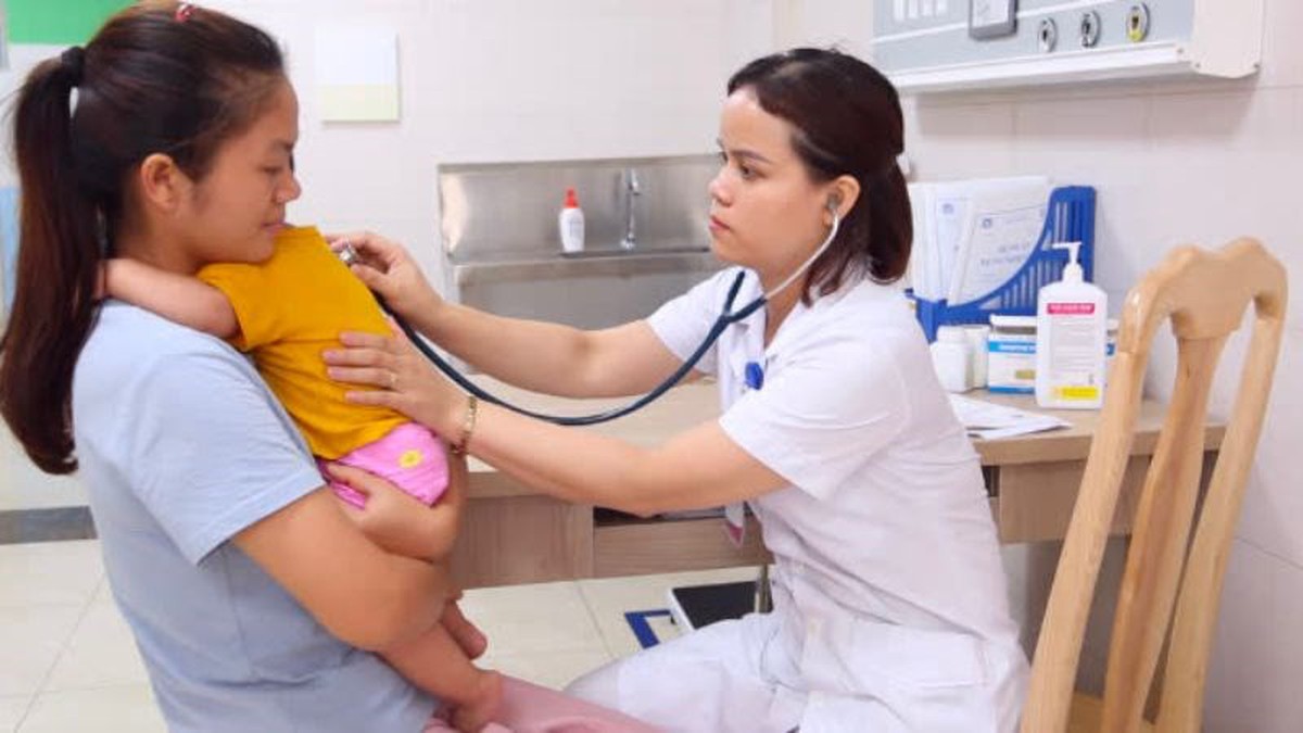 Nhiều địa phương ghi nhận ca mắc sốt xuất huyết và tay chân miệng chuyển nặng, nguy kịch- Ảnh 1.