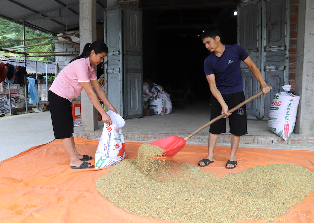 Vợ chồng chị Duyên, anh Dong luôn đồng hành, san sẻ với nhau từ những việc rất nhỏ hàng ngày