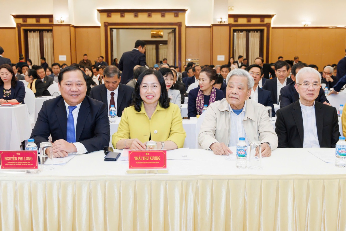 Hội nghị UBTƯ MTTQ Việt Nam lần thứ 6: Nhiều ý kiến tâm huyết cho nhiệm kỳ mới- Ảnh 1. Hội nghị UBTƯ MTTQ Việt Nam lần thứ 6: Nhiều ý kiến tâm huyết cho nhiệm kỳ mới- Ảnh 1.