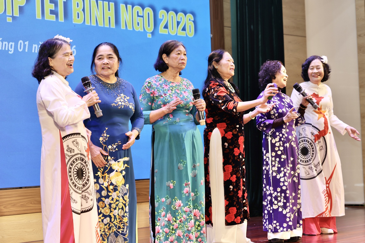 Trung ương Hội LHPN Việt Nam gặp mặt cán bộ hưu trí phía Bắc nhân dịp Tết Bính Ngọ 2026- Ảnh 11.
