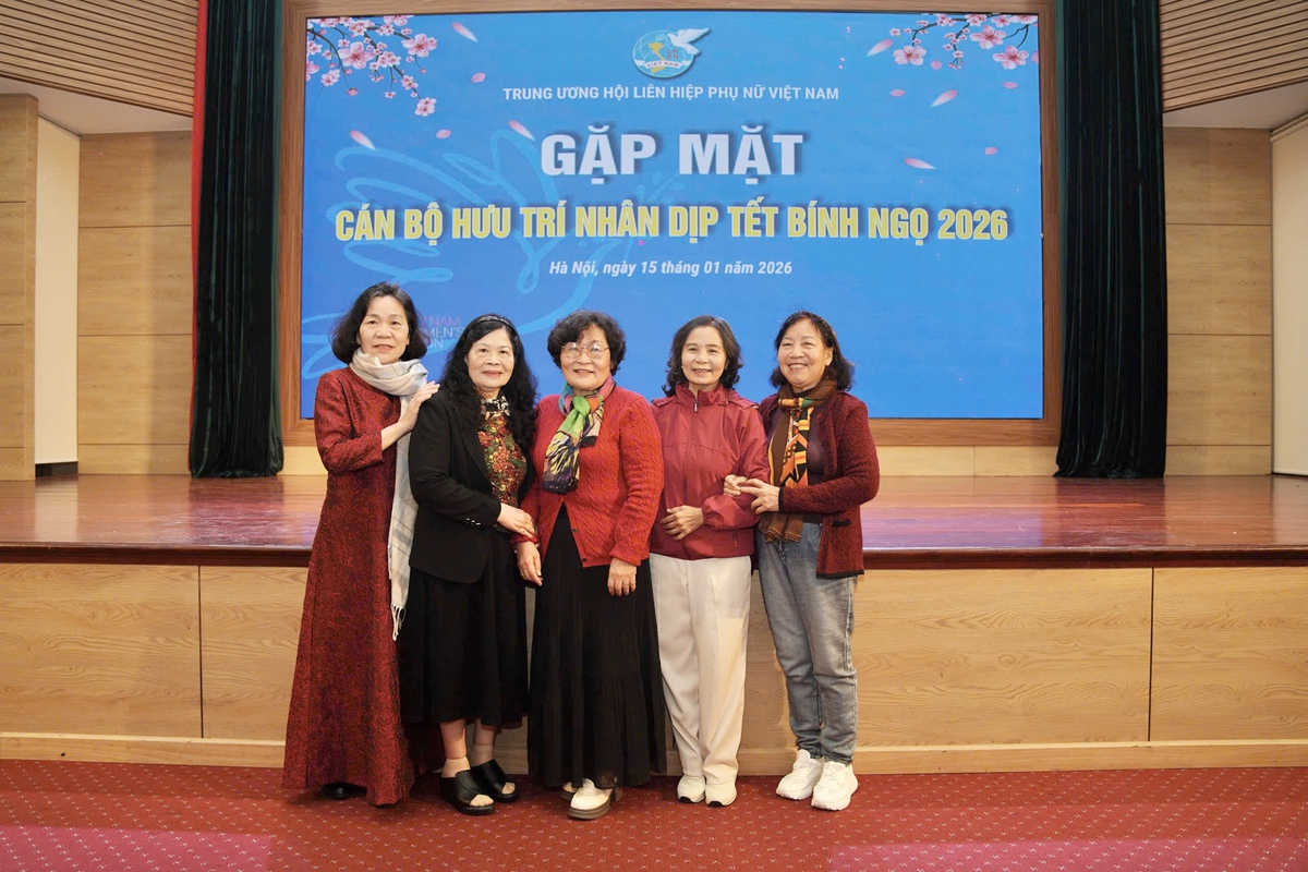 Trung ương Hội LHPN Việt Nam gặp mặt cán bộ hưu trí phía Bắc nhân dịp Tết Bính Ngọ 2026- Ảnh 17.