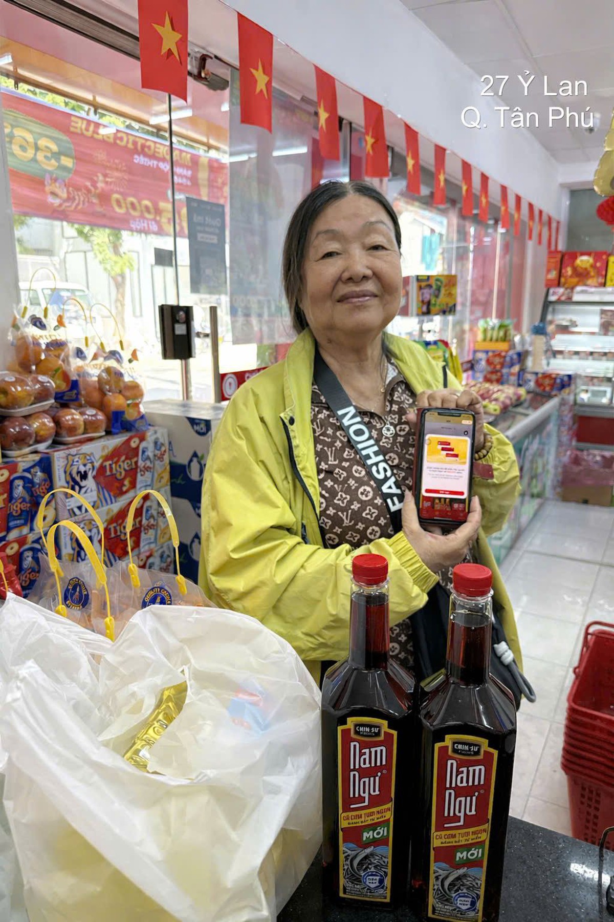 Thấy “WiNX” ở cửa hàng quen, nhiều người tiêu dùng tò mò thử và bất ngờ với trải nghiệm mới- Ảnh 2.