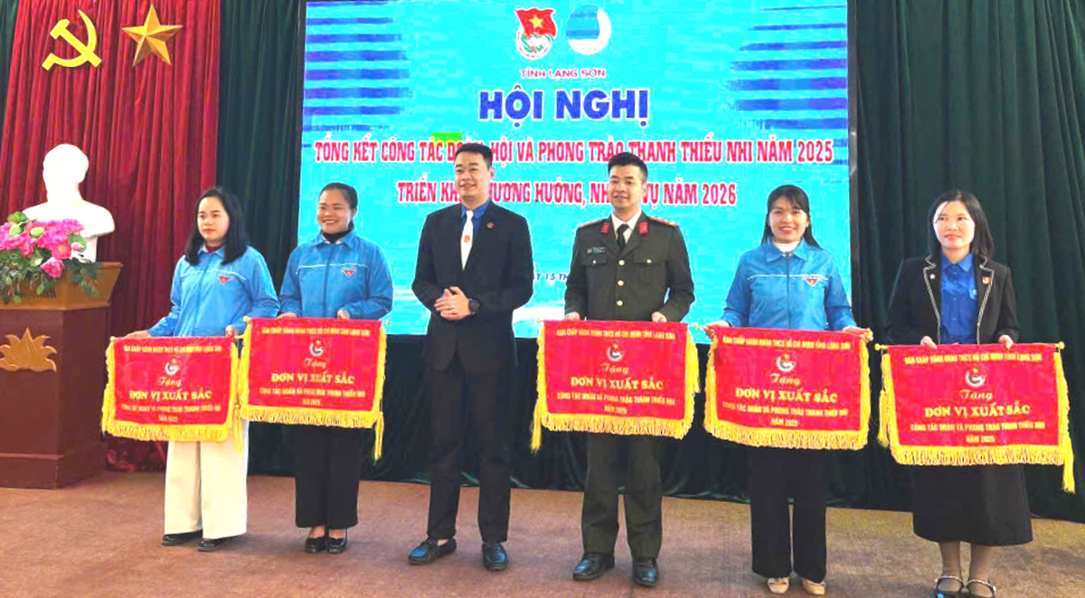 Tôn vinh nhiều nữ cán bộ Đoàn Lạng Sơn xuất sắc năm 2025- Ảnh 3.