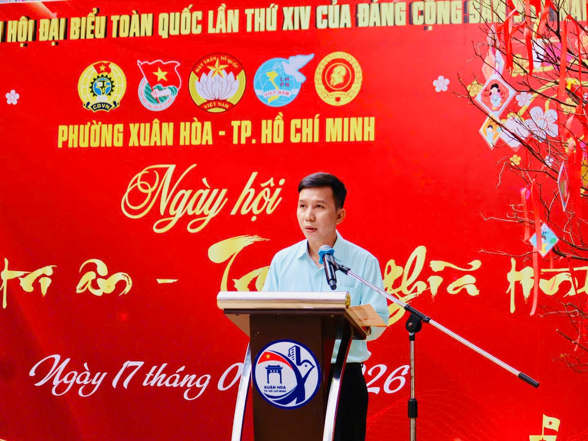 Ông Trần Nguyên Phong - Ủy viên Ban Thường vụ Đảng ủy, Chủ tịch Ủy ban MTTQ Việt Nam phường Xuân Hòa phát biểu. Ảnh: Hồ Lam Ông Trần Nguyên Phong - Ủy viên Ban Thường vụ Đảng ủy, Chủ tịch Ủy ban MTTQ Việt Nam phường Xuân Hòa phát biểu. Ảnh: Hồ Lam