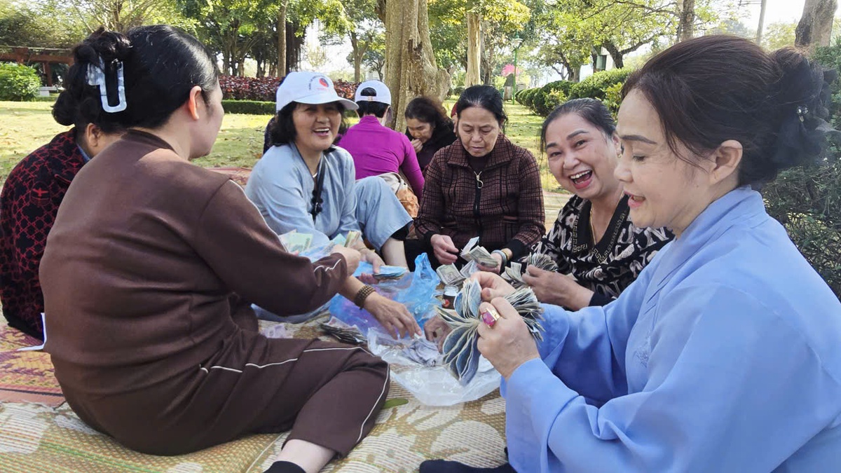Lạng Sơn: "Mổ lợn đất" gom gần 400 triệu đồng làm thiện nguyện- Ảnh 5.