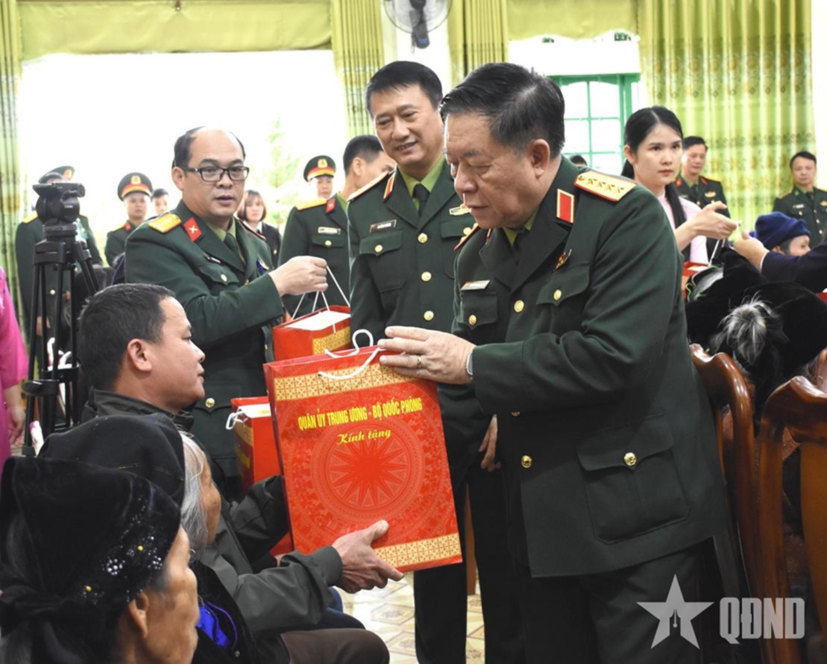 Xây dựng Đảng bộ Quân đội mẫu mực, tiêu biểu, ngang tầm nhiệm vụ- Ảnh 2.