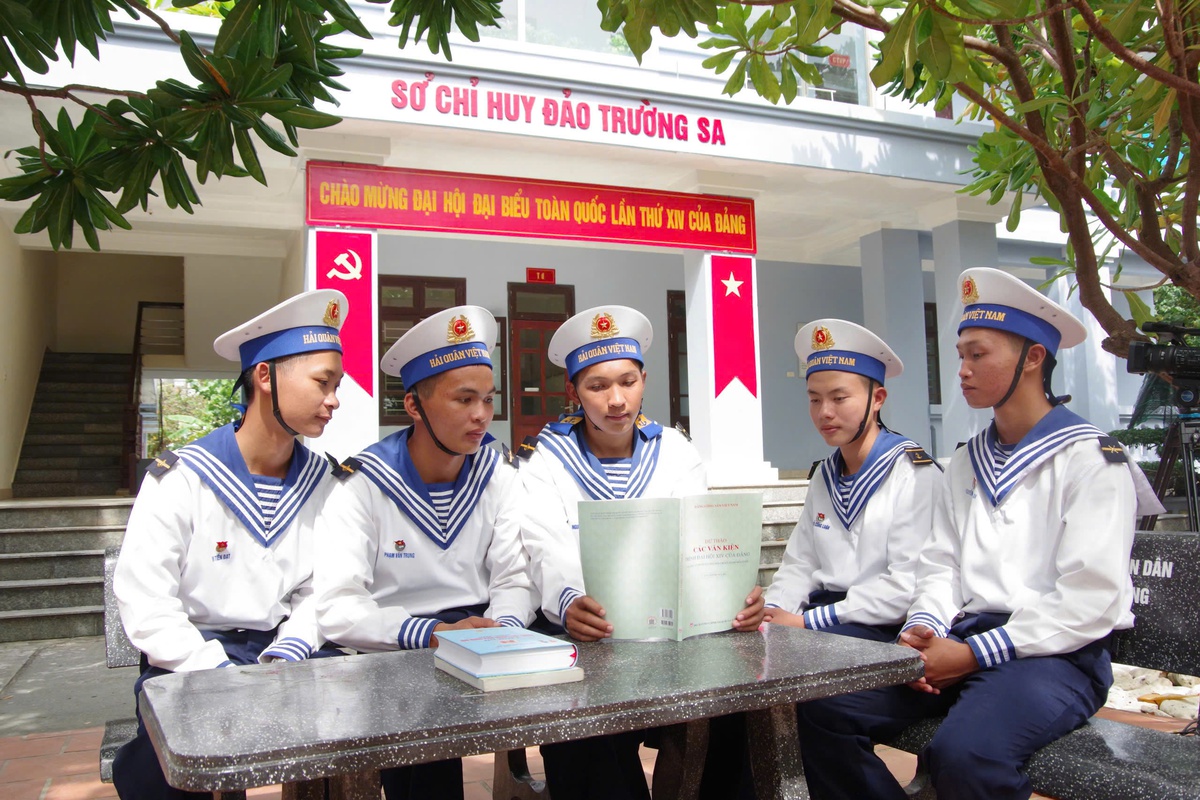 Quân đội và Nhân dân Trường Sa gửi trọn niềm tin đến Đại hội XIV của Đảng- Ảnh 4.