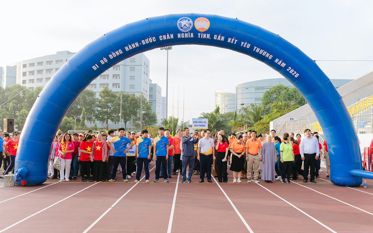 TPHCM: Gần 1,7 tỷ đồng từ chương trình đi bộ chăm lo Tết cho người yếu thế- Ảnh 6.
