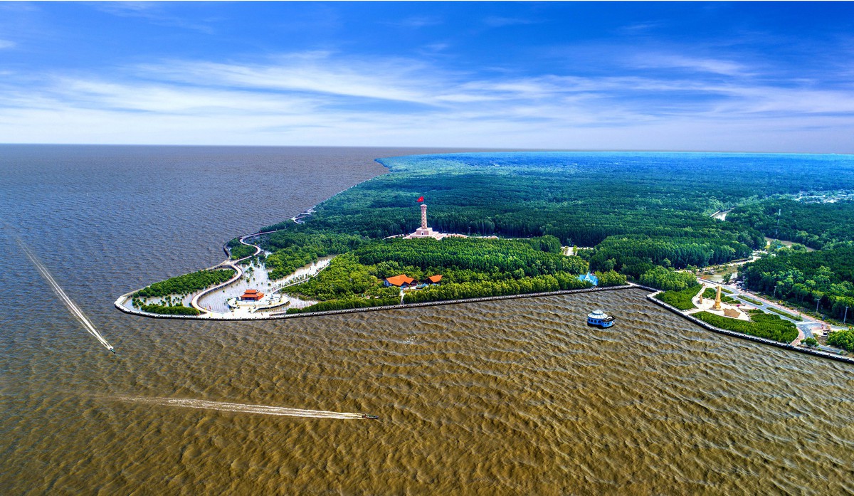 Huy động nguồn lực, khai thác lợi thế đưa Cà Mau phát triển nhanh, bền vững trong kỷ nguyên mới- Ảnh 1.