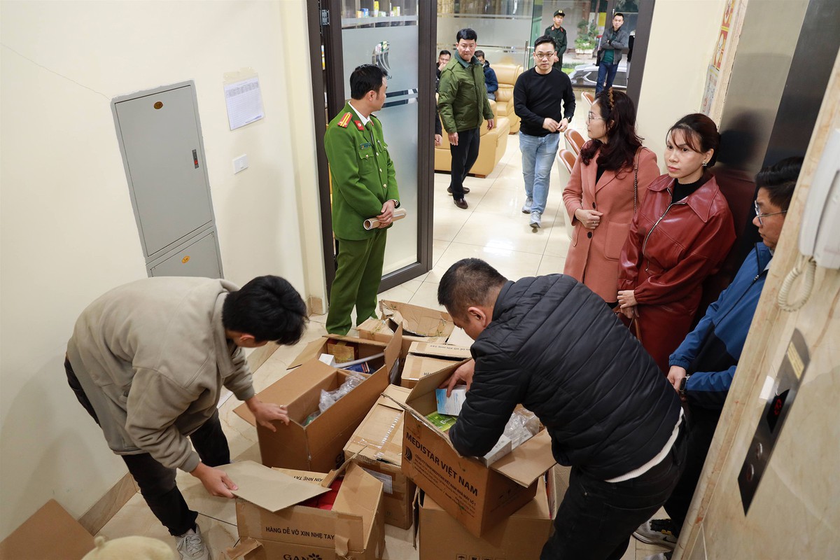 Triệt phá đường dây sản xuất thực phẩm chức năng giả, doanh thu gần 1.800 tỷ đồng- Ảnh 1.