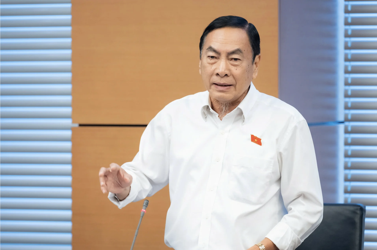 Đại biểu Quốc hội lo thiếu công bằng khi dùng chung bộ sách "Kết nối tri thức với cuộc sống"- Ảnh 1. Đại biểu Quốc hội lo thiếu công bằng khi dùng chung bộ sách "Kết nối tri thức với cuộc sống"- Ảnh 1.