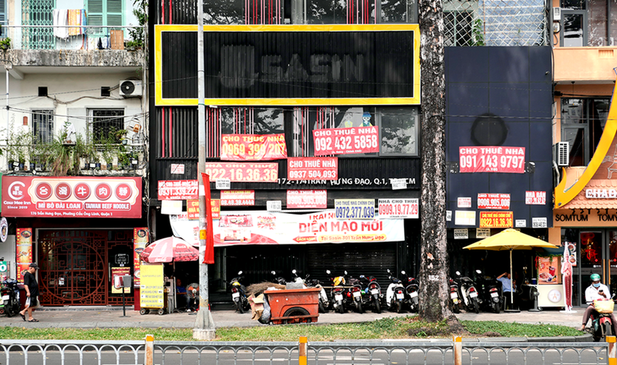 Mùa cao điểm mua sắm Tết nhưng nhiều mặt bằng kinh doanh ở trung tâm TPHCM bị bỏ trống- Ảnh 5.