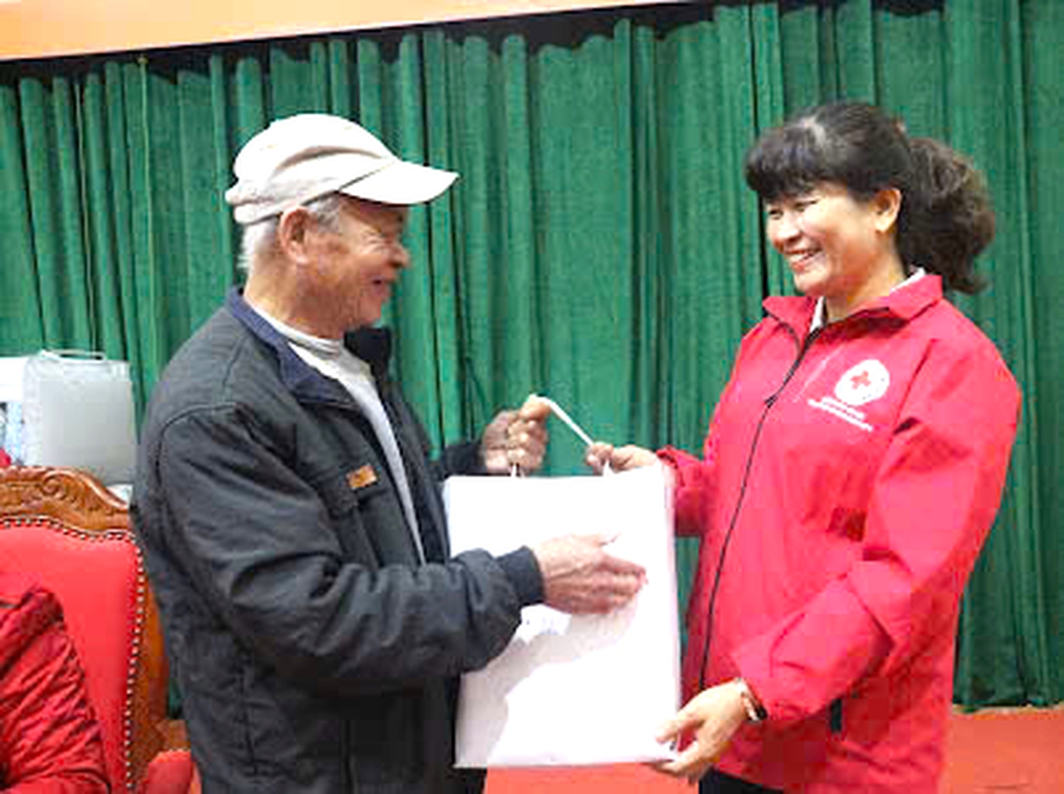 Gần 1,9 tỷ đồng hỗ trợ người dân miền núi Lạng Sơn - Ảnh 1. Gần 1,9 tỷ đồng hỗ trợ người dân miền núi Lạng Sơn - Ảnh 1.