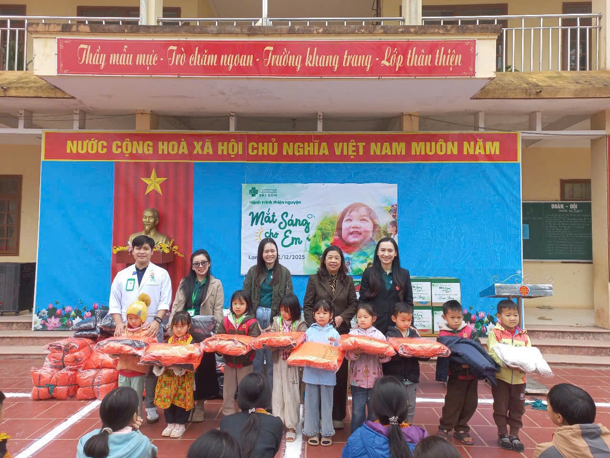 Trường học vùng cao Lạng Sơn đồng loạt "chuyển trạng thái" để chống rét- Ảnh 6.